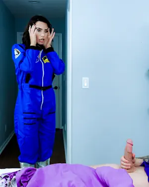 Anal Mom Houston, We’ve Got a Backdoor Problem with Ivy Ireland